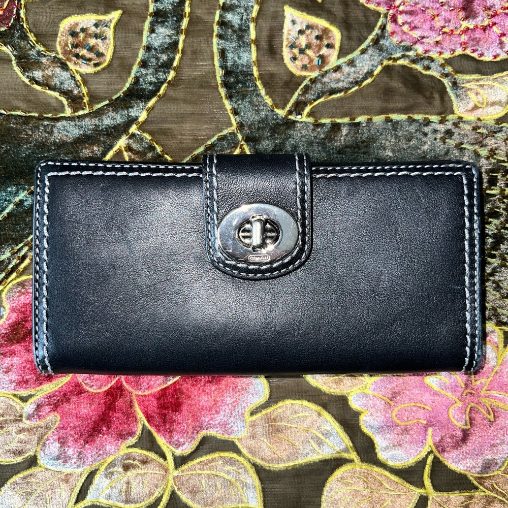 Coach Turn-lock Black Leather Wallet